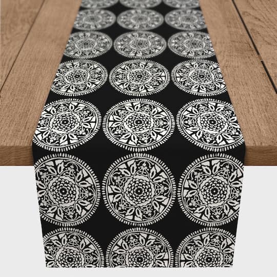 Small Medallions Indoor/Outdoor Table Runner
